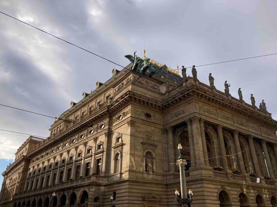 Sunny Flat In Center Of Prague Apartment ภายนอก รูปภาพ